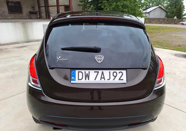 Lancia Ypsilon cena 24900 przebieg: 169300, rok produkcji 2014 z Dzierżoniów małe 379